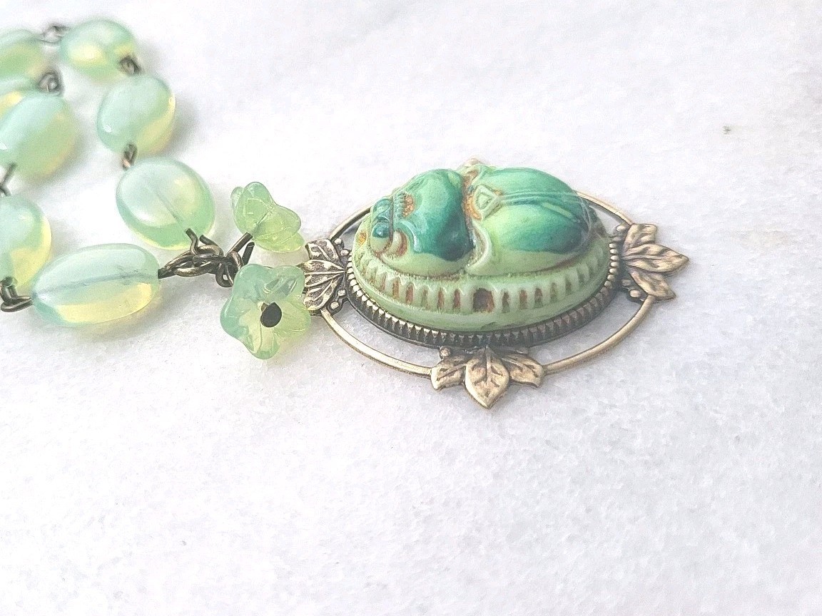 VINTAGE NEIGER EGYPTIAN SCARAB PENDANT OPALITE BEAD URANIUM FLOWER NECKLACE SET