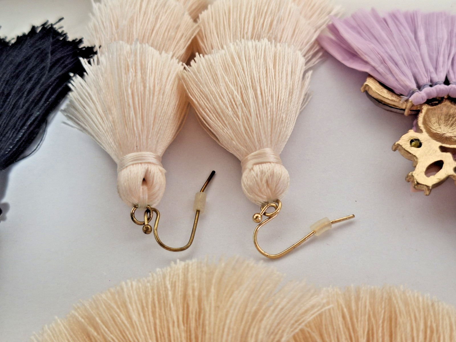 Lot of 5 Pairs Vintage Unbranded & 2 Branded Tassel Fashion Pierced Earrings