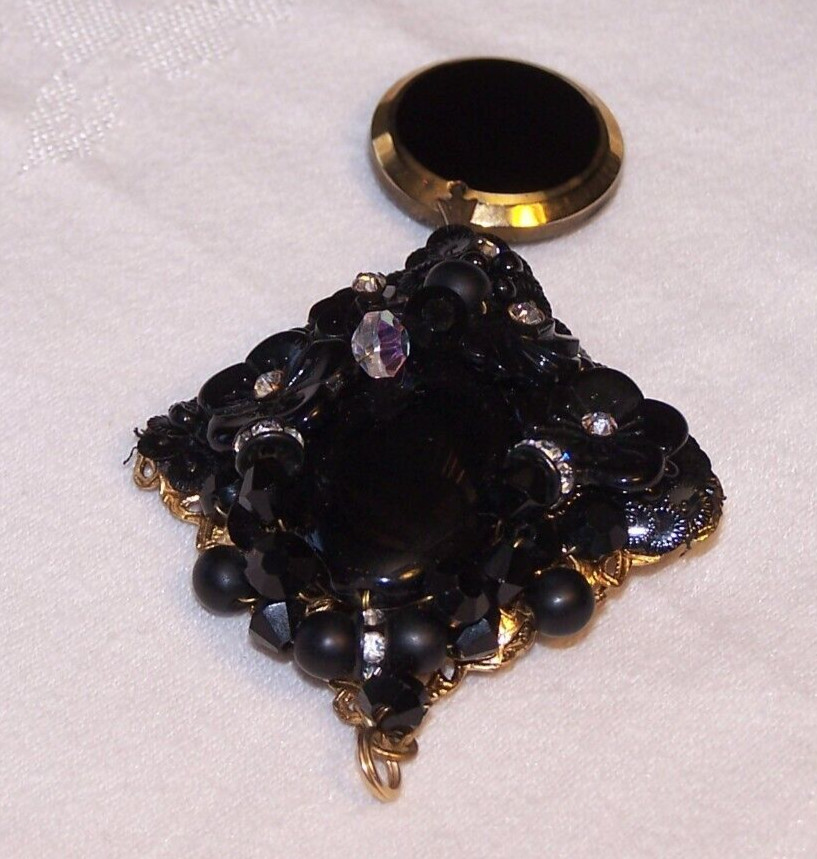 Unsigned Miriam Haskell Pendant/Vtg Black Molded Glass Floral Beads/NOS w Tag