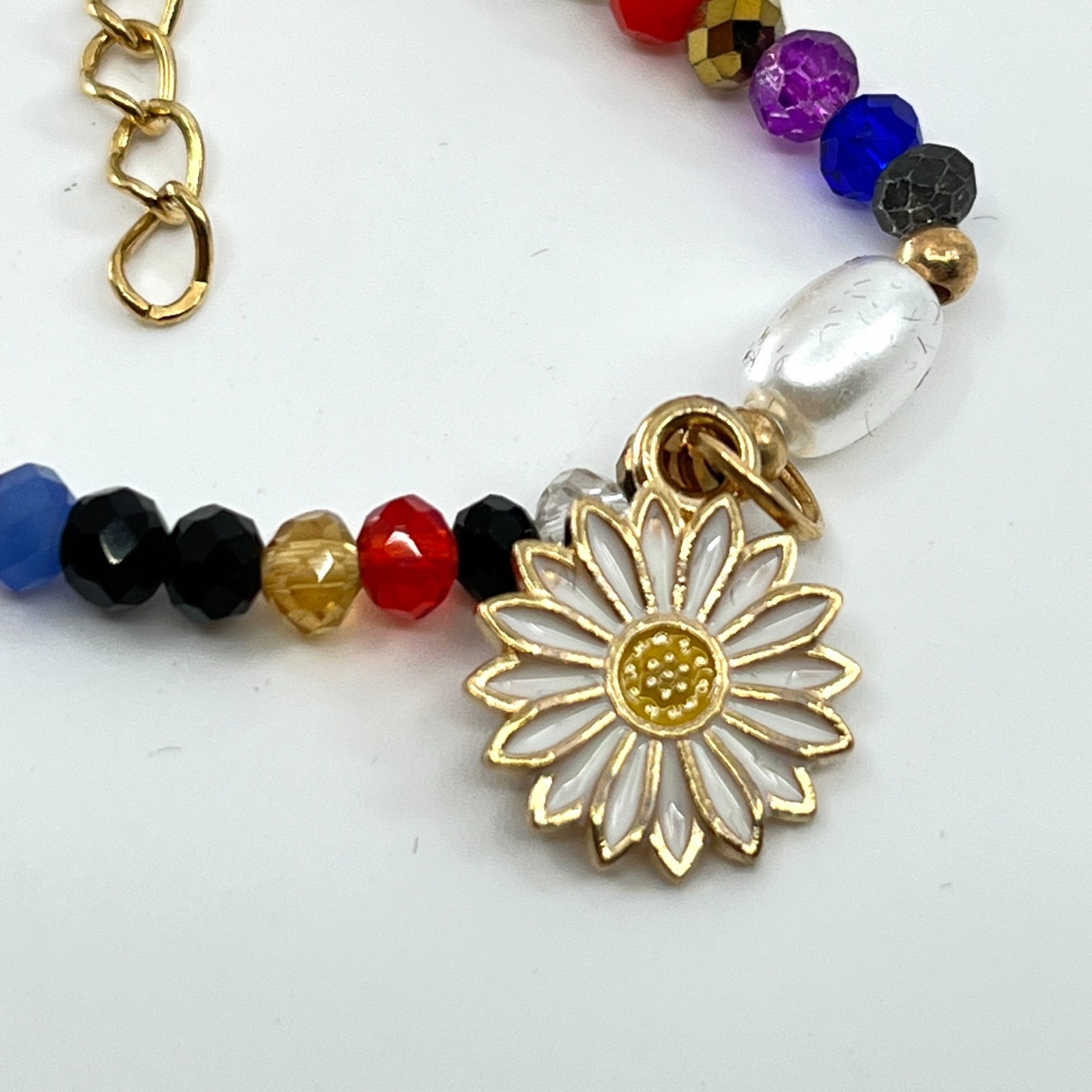 Vintage Retro Multi-Color Glass Bead Bracelet Gold Daisy Charm Pearl Accents