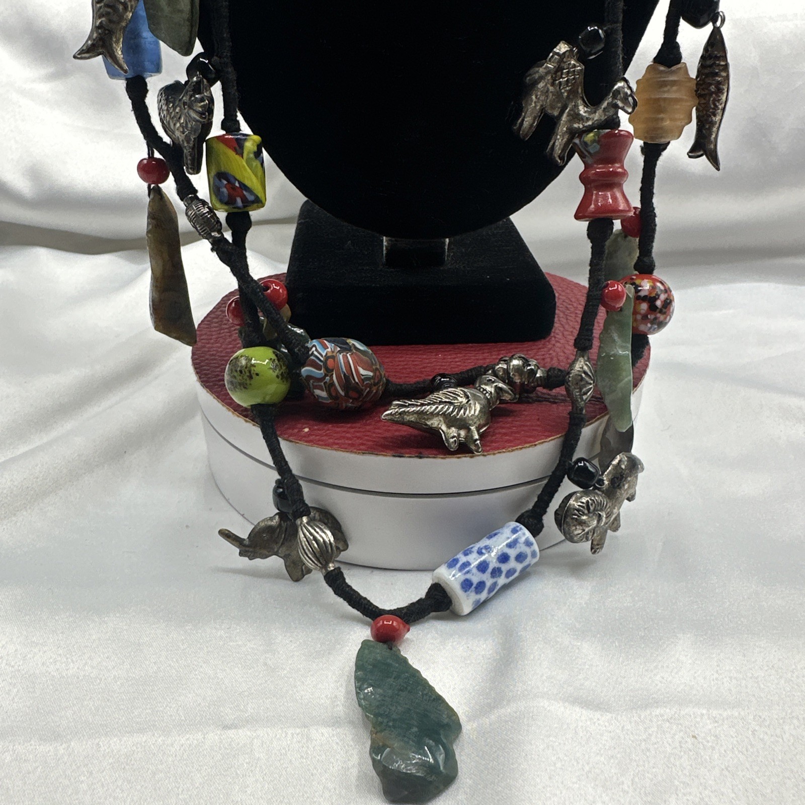 Vtg Indian Glass Beads Stone Nuggets and Seven Puffed Animals Cord Necklace.Read