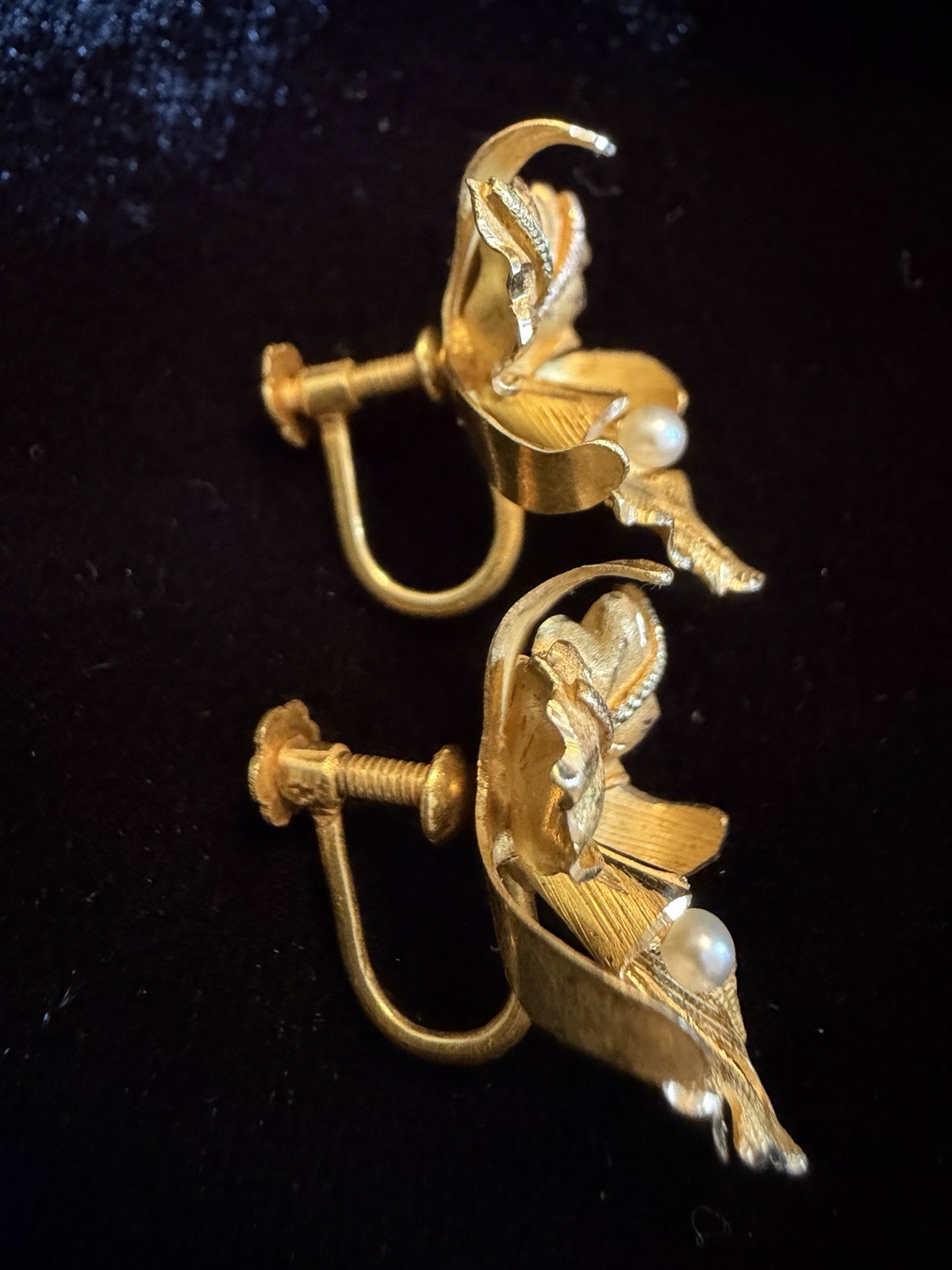 Vintage 18k/750 Gold Screw Back/Non-Pierced Orchid Earrings w/Pearls