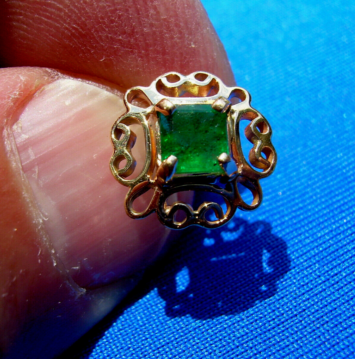 Original EARTH MINED EMERALD Deco Design Earrings Vintage Studs SOLID 14K GOLD
