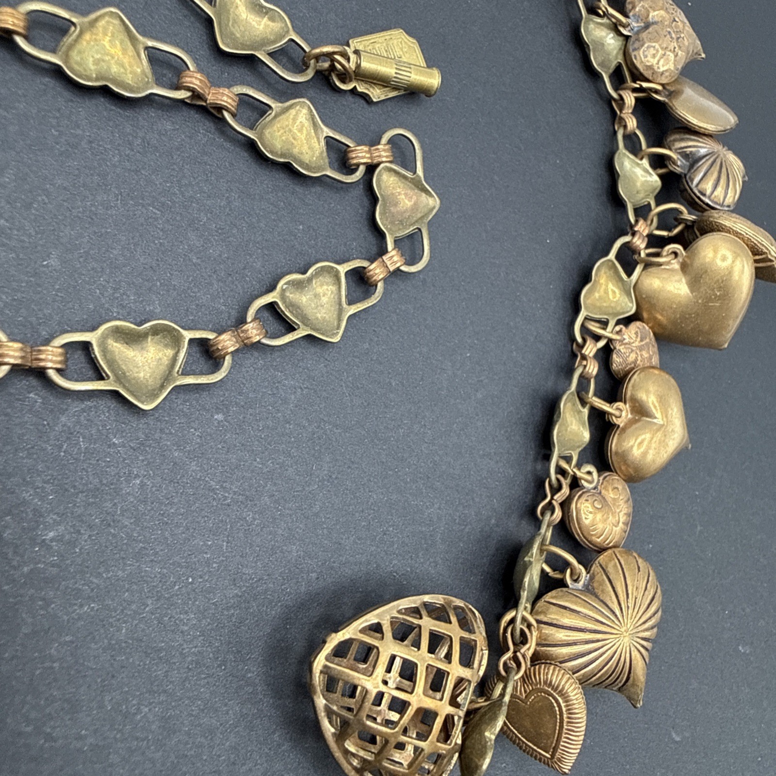 Pididdley Links Signed Loaded Heart Charm Necklace Gold Tone 24” C81