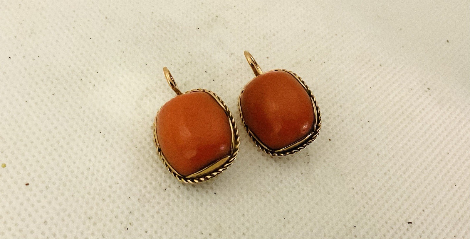 Vintage 14k Gold Natural Red Coral Cabochon Earrings
