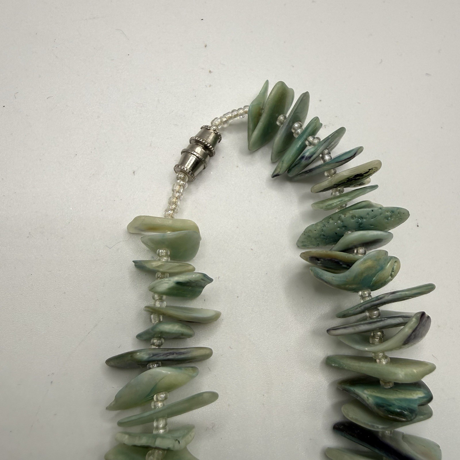 VTG Green Shell Chip Necklace Boho Beach Tropical Statement