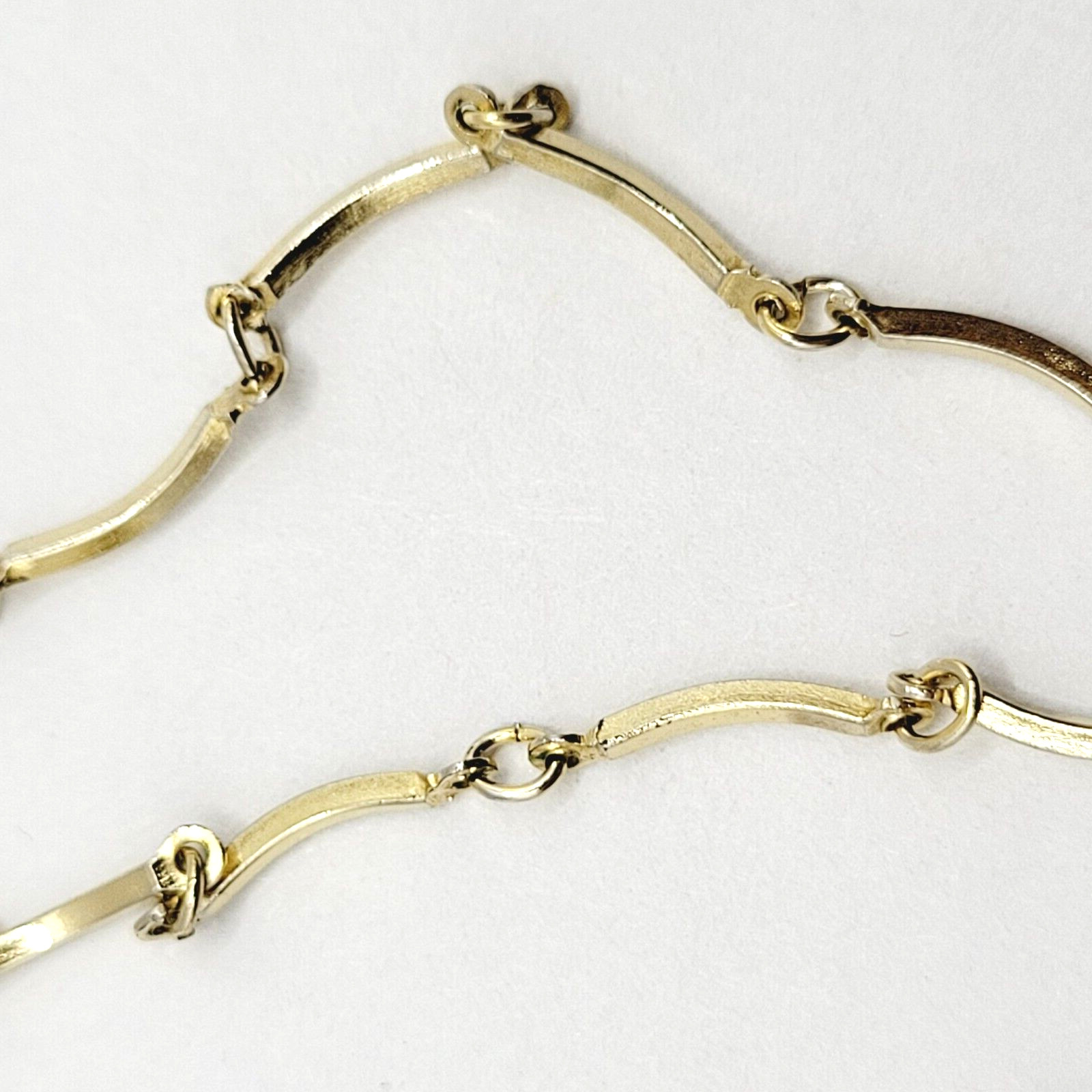 Filigree Marquise Shape Station Necklace Gold Tone Vintage Chain Choker 15.5 In