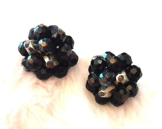 WESTERN GERMANY 1950’s Black & Foil Sweet Dome Clip On .75″ Earrings MCM