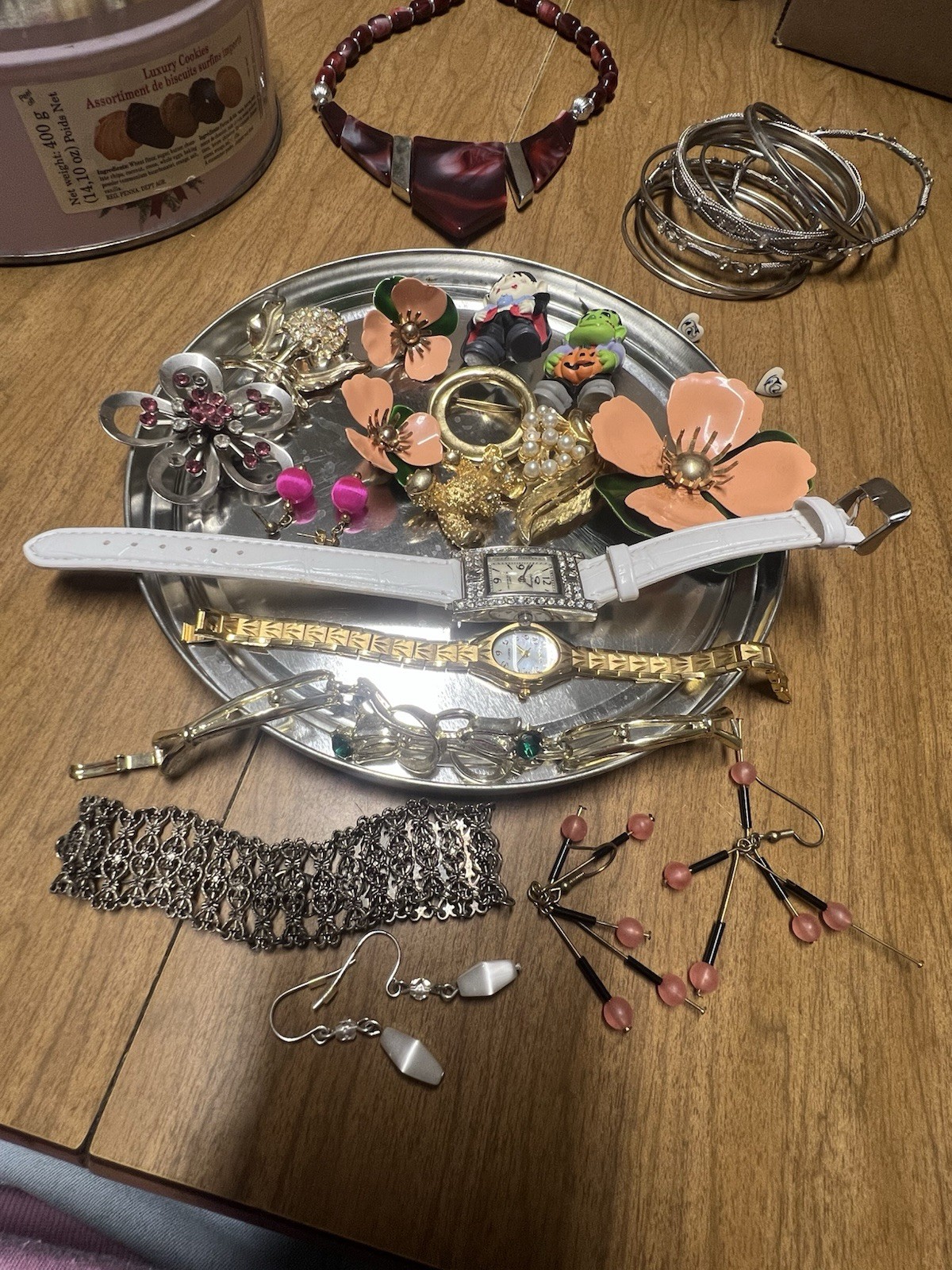 Vintage Costume Jewelry Lot Brooches Flowers Halloween Pins Watches 80s 90s