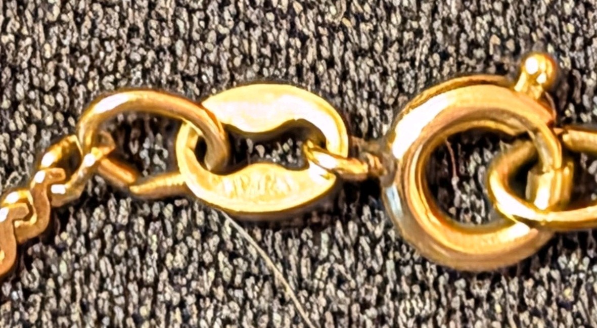 14K Yellow Gold Filled 1940’s Heart Photo Locket Necklace Engraved Chain Vintage
