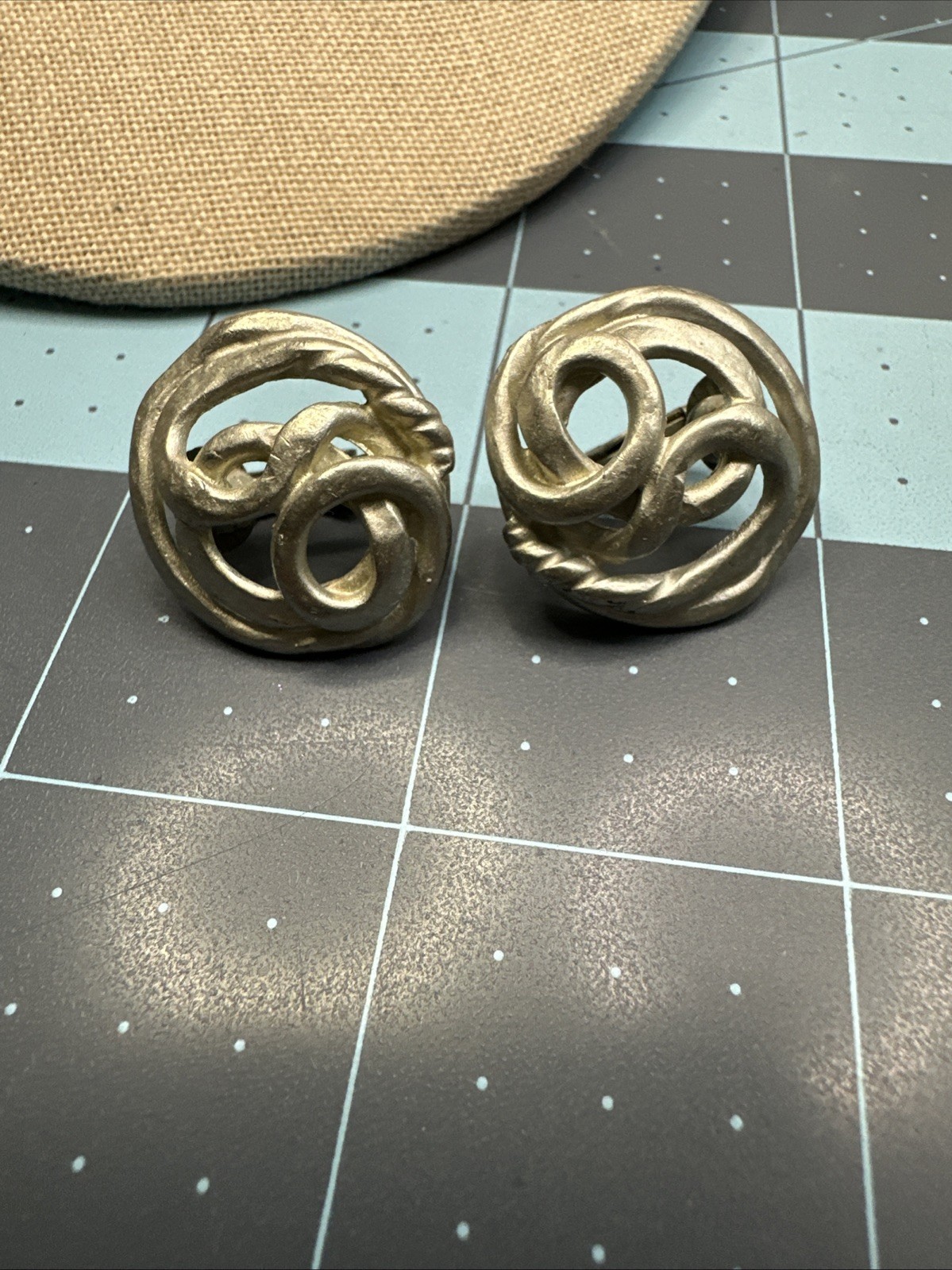 Unique Swirl Silvertone Clip On Approximately 50S Art J101