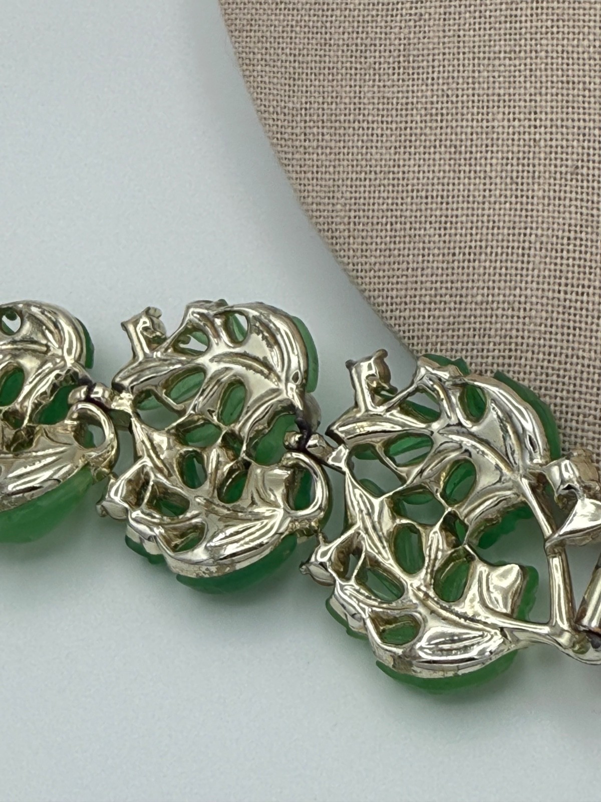 Lisner Vintage Bright green Jelly Lucite oak leaf earrings and Bracelet set
