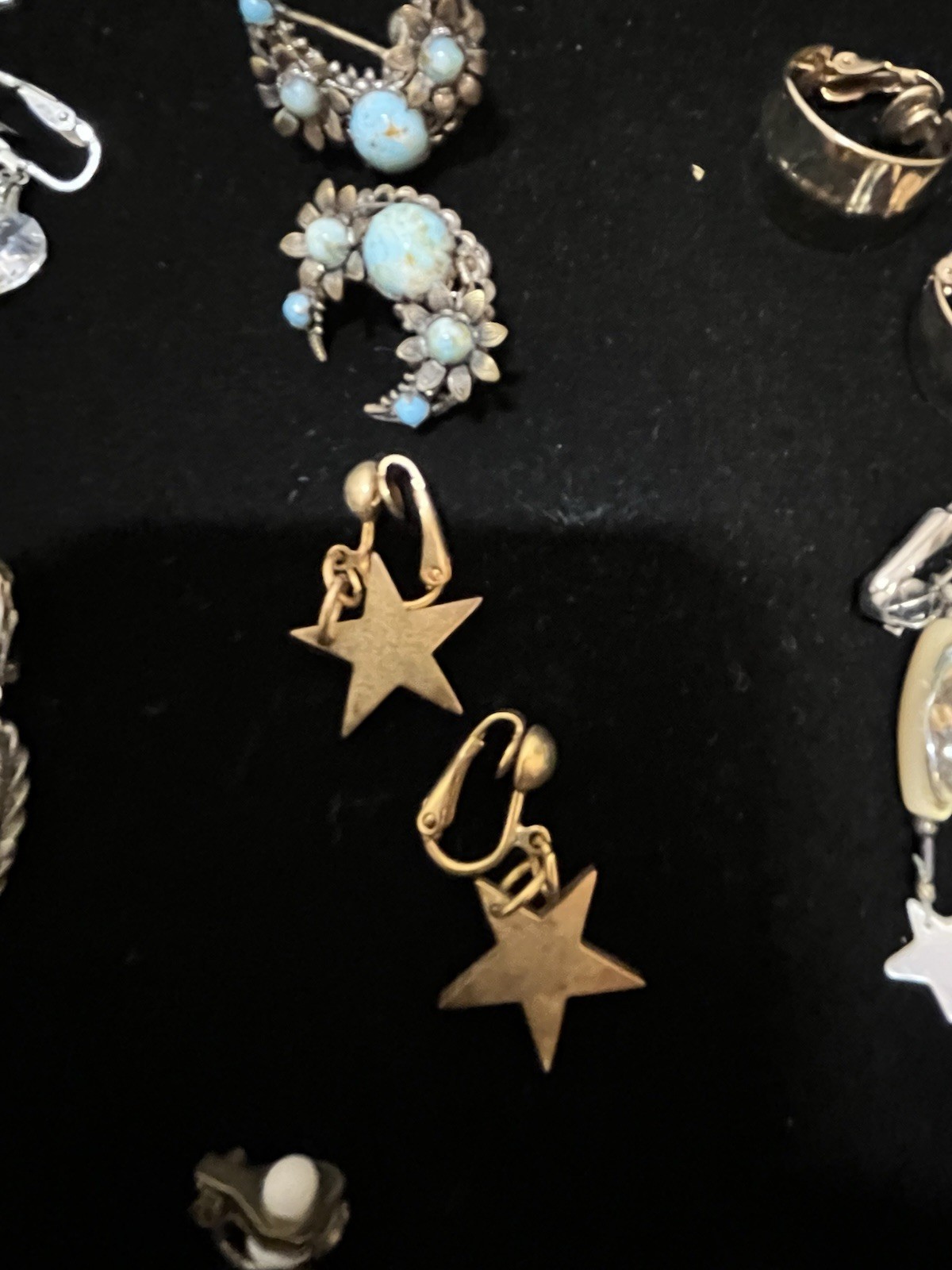 20 Pair Vintage Clip On EarRings Various Colors And Styles As Pictured Lot 02