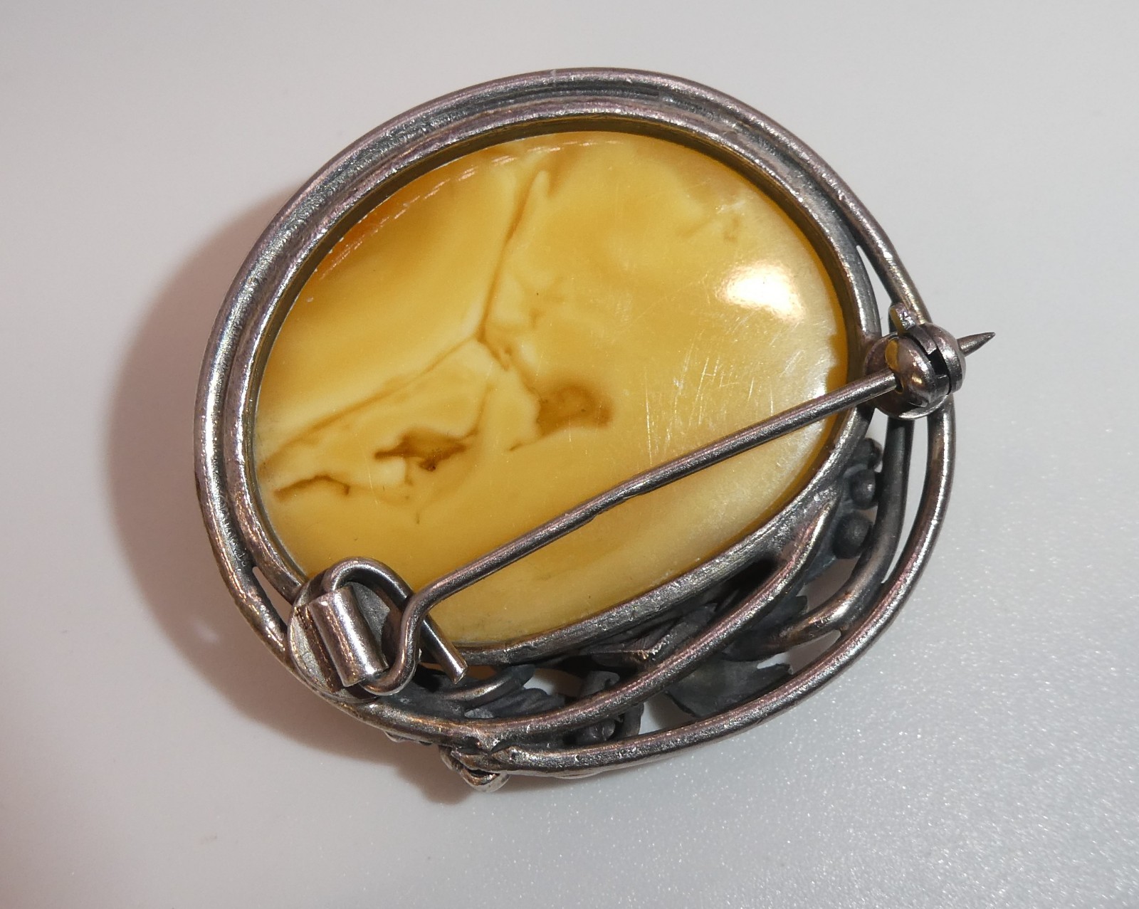 Vtg Art Nouveau Sterling Silver Cabochon Butterscotch Egg Yolk Amber Brooch Pin