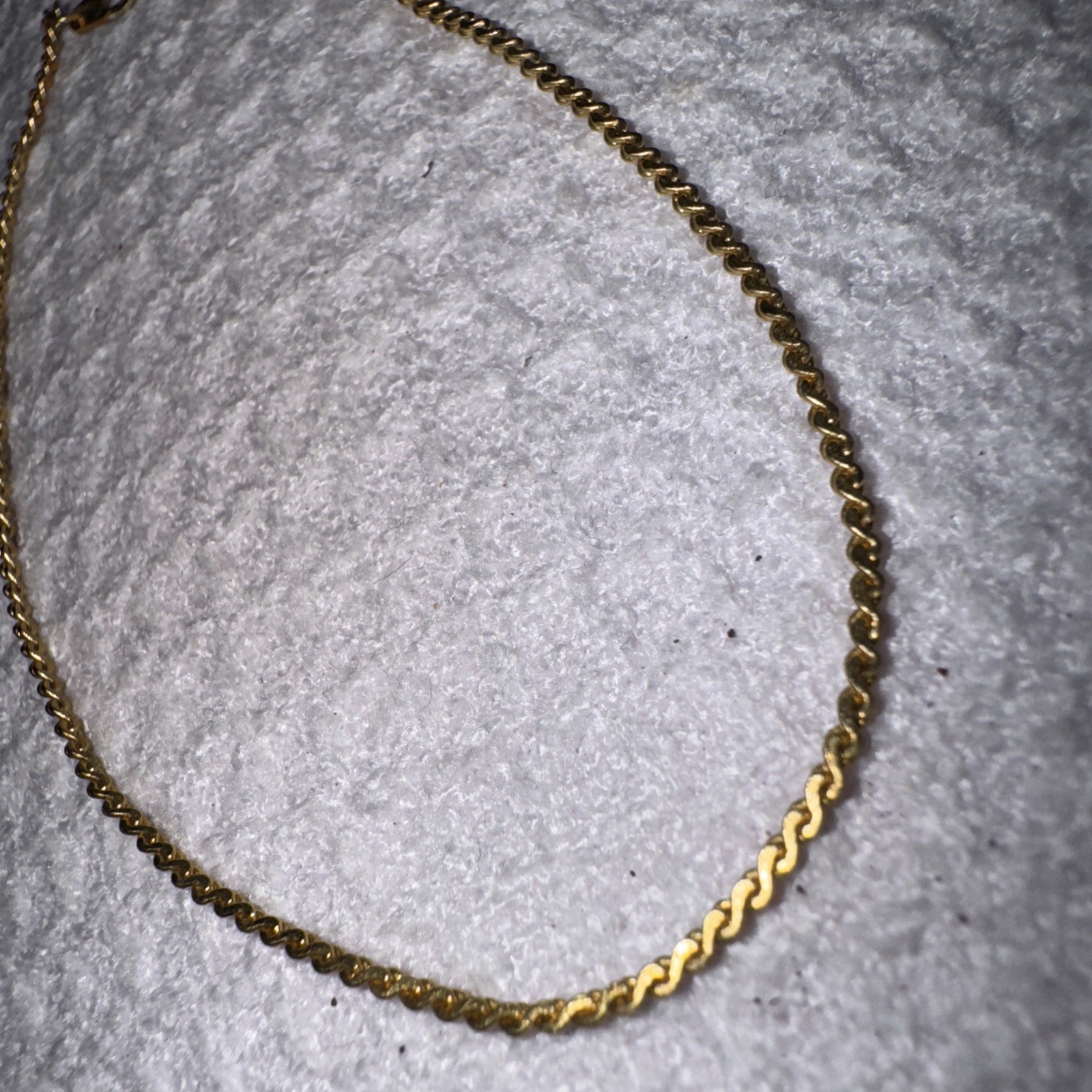 18 kt. Yellow Gold Plated Thin Serpentine 7” Bracelet Vintage