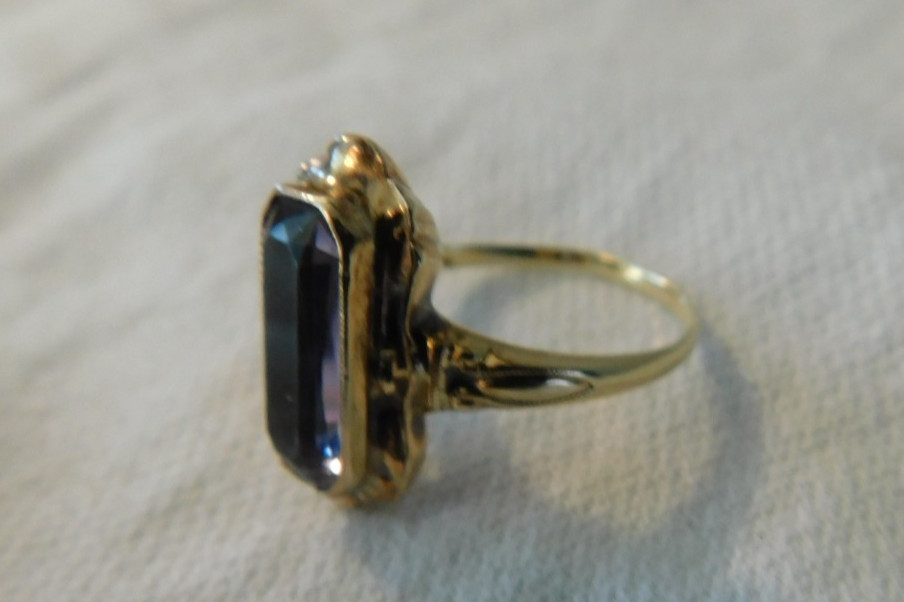 Antique Purple Amethyst 10K Gold Ring Size 6.5