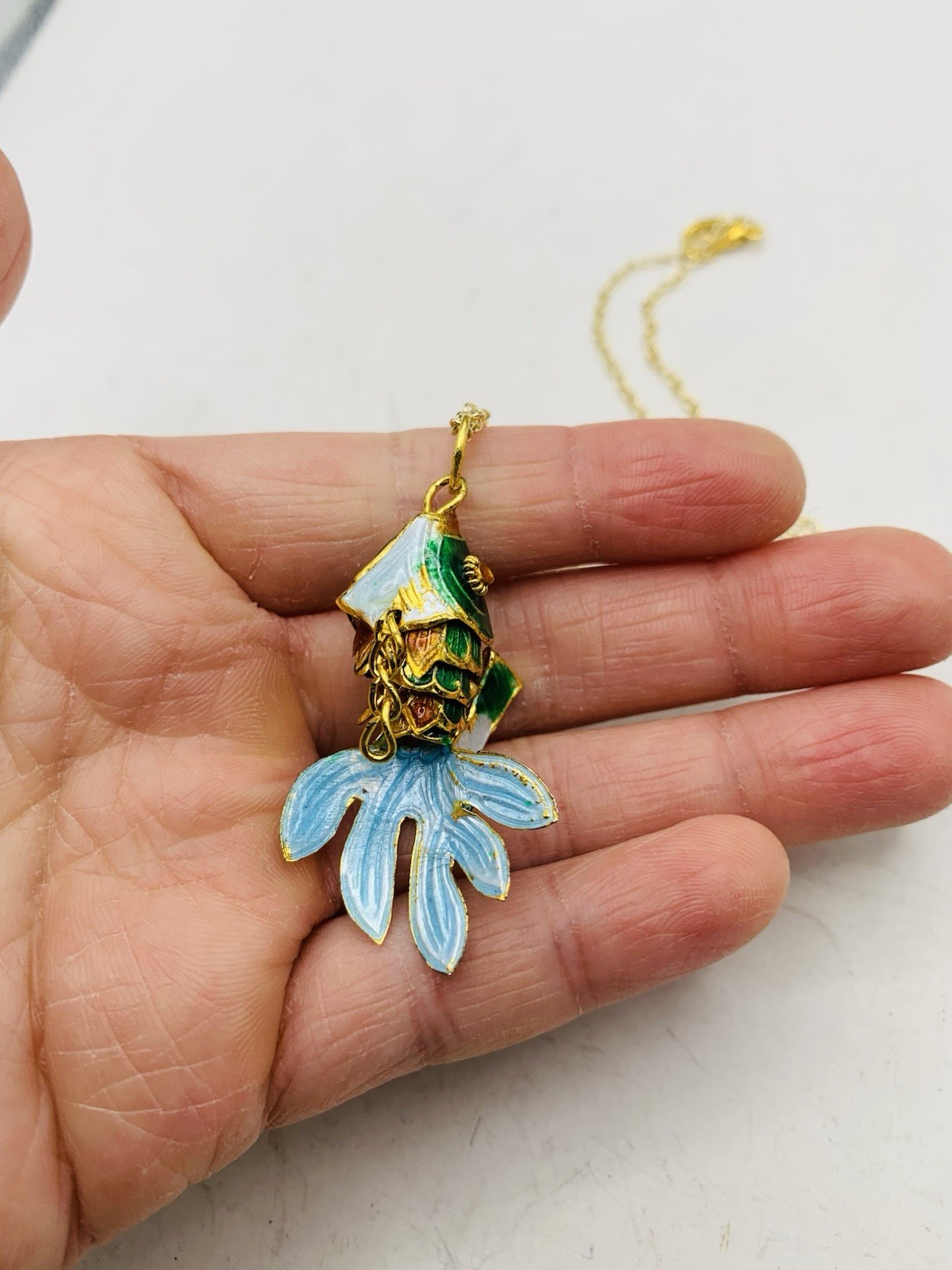 Vintage Lucky Asian Chinese Enamel Articulated Green Gold Tone Fish 16” Necklace