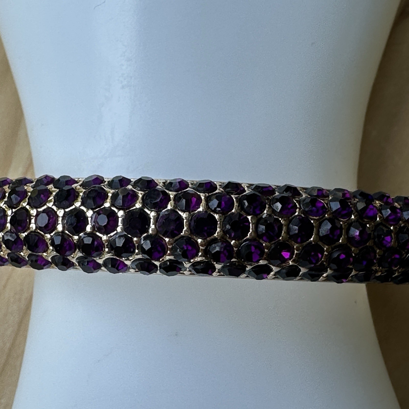 VTG Hinged Clamper Bracelet Size 6.5 Dark Purple Rhinestone Gold Tone Elegant
