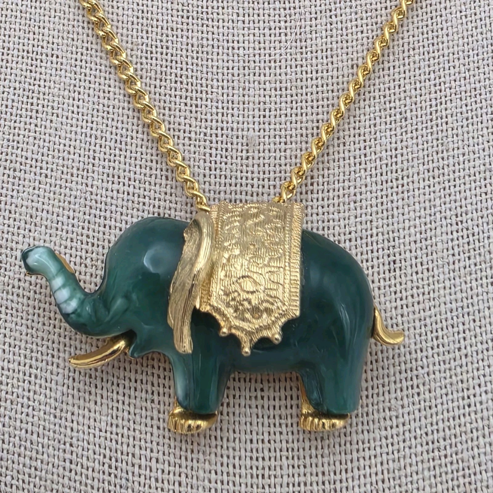 Vtg Green Elephant Pendant Brooch Gold Tone Necklace Faux Jade Luck Trunk Up 18″