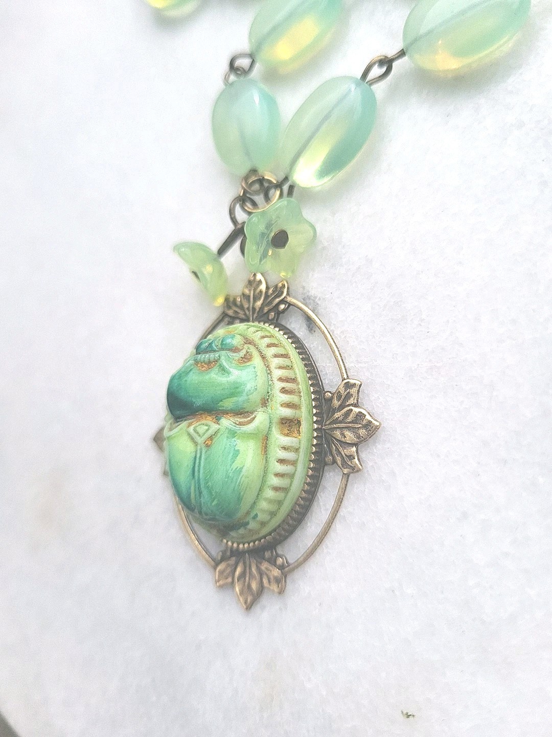 VINTAGE NEIGER EGYPTIAN SCARAB PENDANT OPALITE BEAD URANIUM FLOWER NECKLACE SET