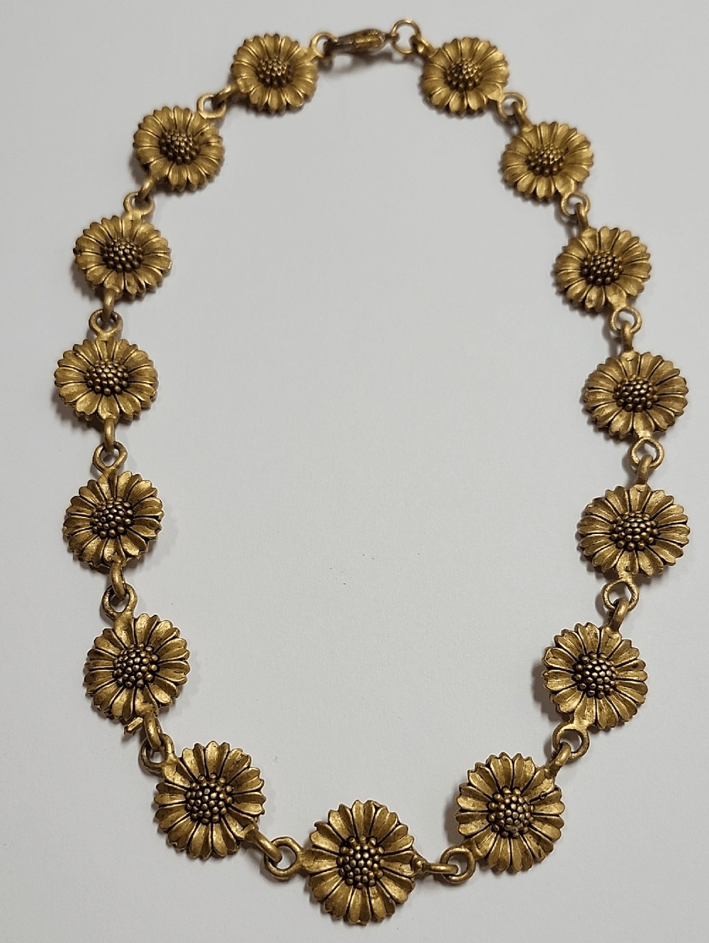 Matte Gold Tone Flower Link Necklace – Women Jewelry Vintage Signed EH