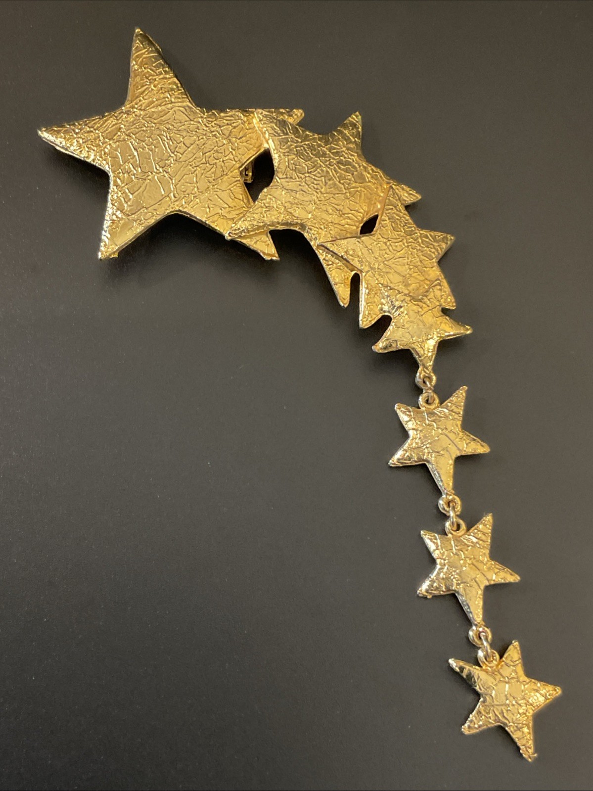 Vintage Designer Signed Ultra Craft Gold Tone Shooting Star Dangle Brooch Pin