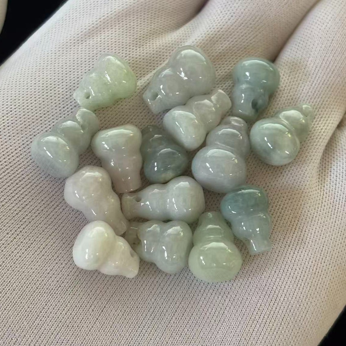 15 pcs Natural Burmese Jade Jadeit Pendant ‘Gourd” 12-15mm, Free adjustable Cord