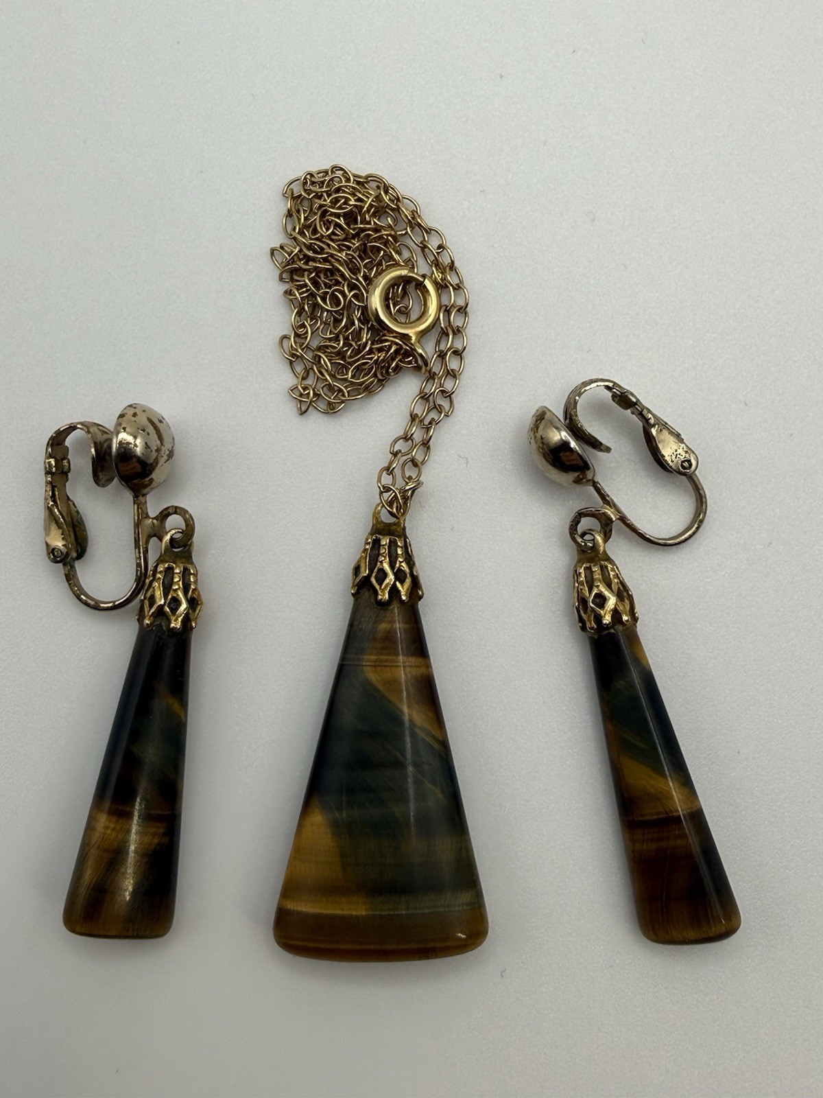 Vintage Tiger’s Eye Necklace & Clip Earrings Set – Gold Tone
