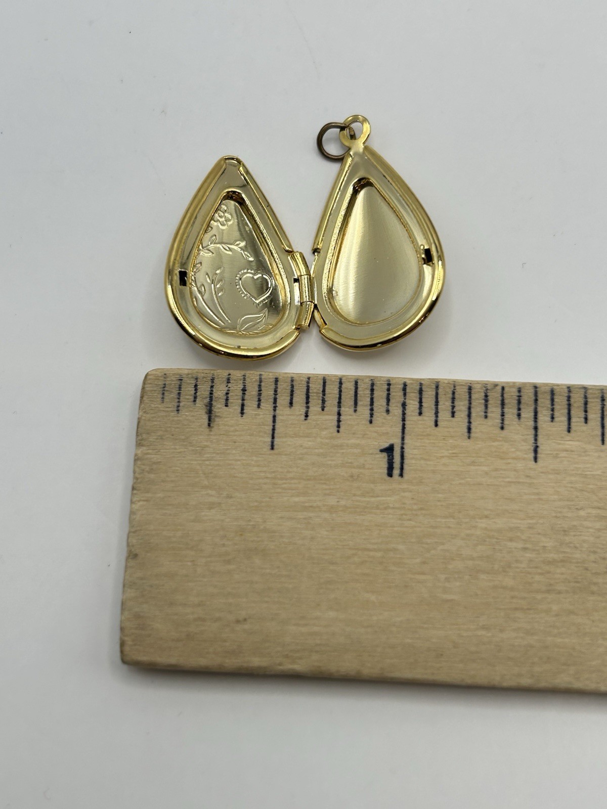 Vintage Gold Tone Teardrop Locket Pendant Heart Floral Etched Photo Charm