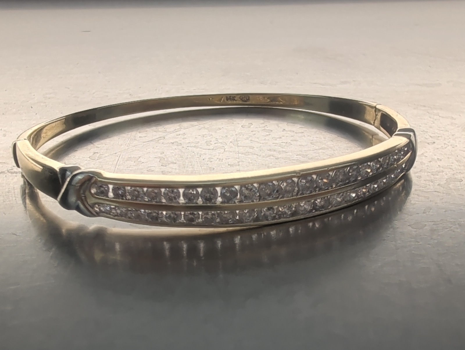 14K Gold Bangle Hinged Safety Clasp 42 Graduated Diamonds VTG, 14.83 grams