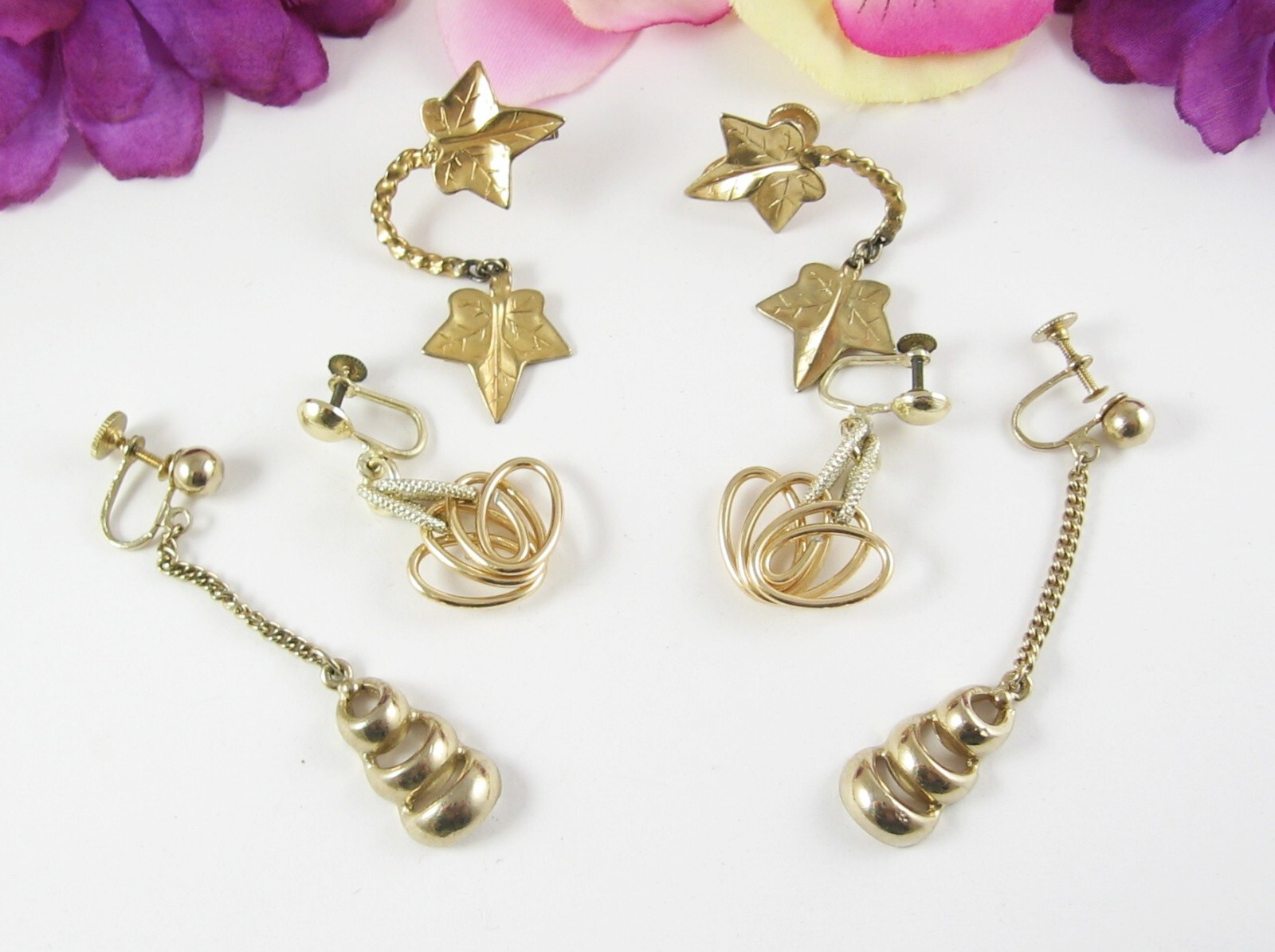 DANGLE GOLDTONE 3 Vintage Pairs EARRINGS Screwbacks Ivy Leaves Ovals 2 5/8″