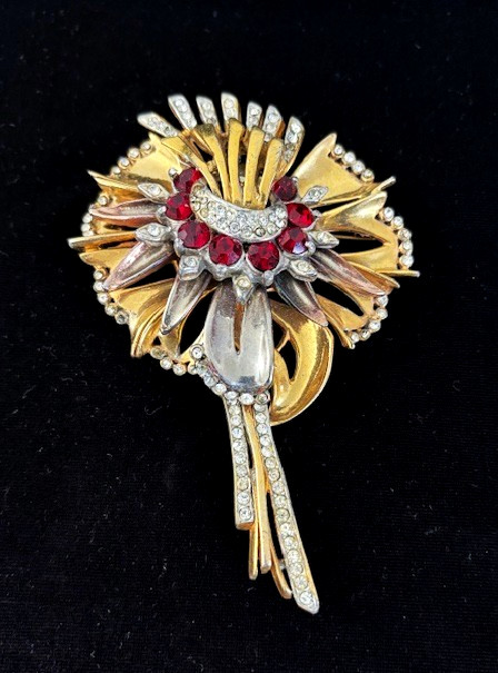1940s Signed REINAD Gold Plated RED CLEAR CRYSTAL LG Layered FLOWER Pin Brooch
