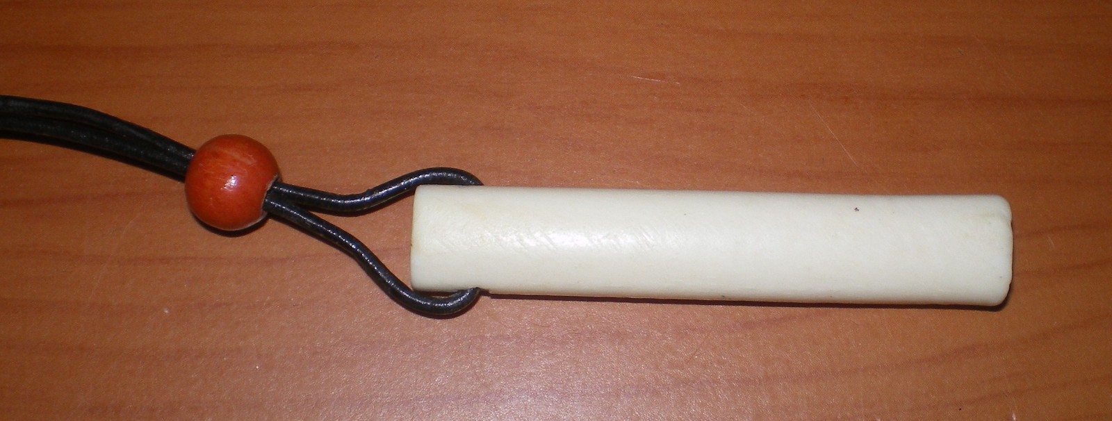 Vintage Kangaroo Wallaby BONE Pendant Leather Lariat Necklace * 2.25″ Australia