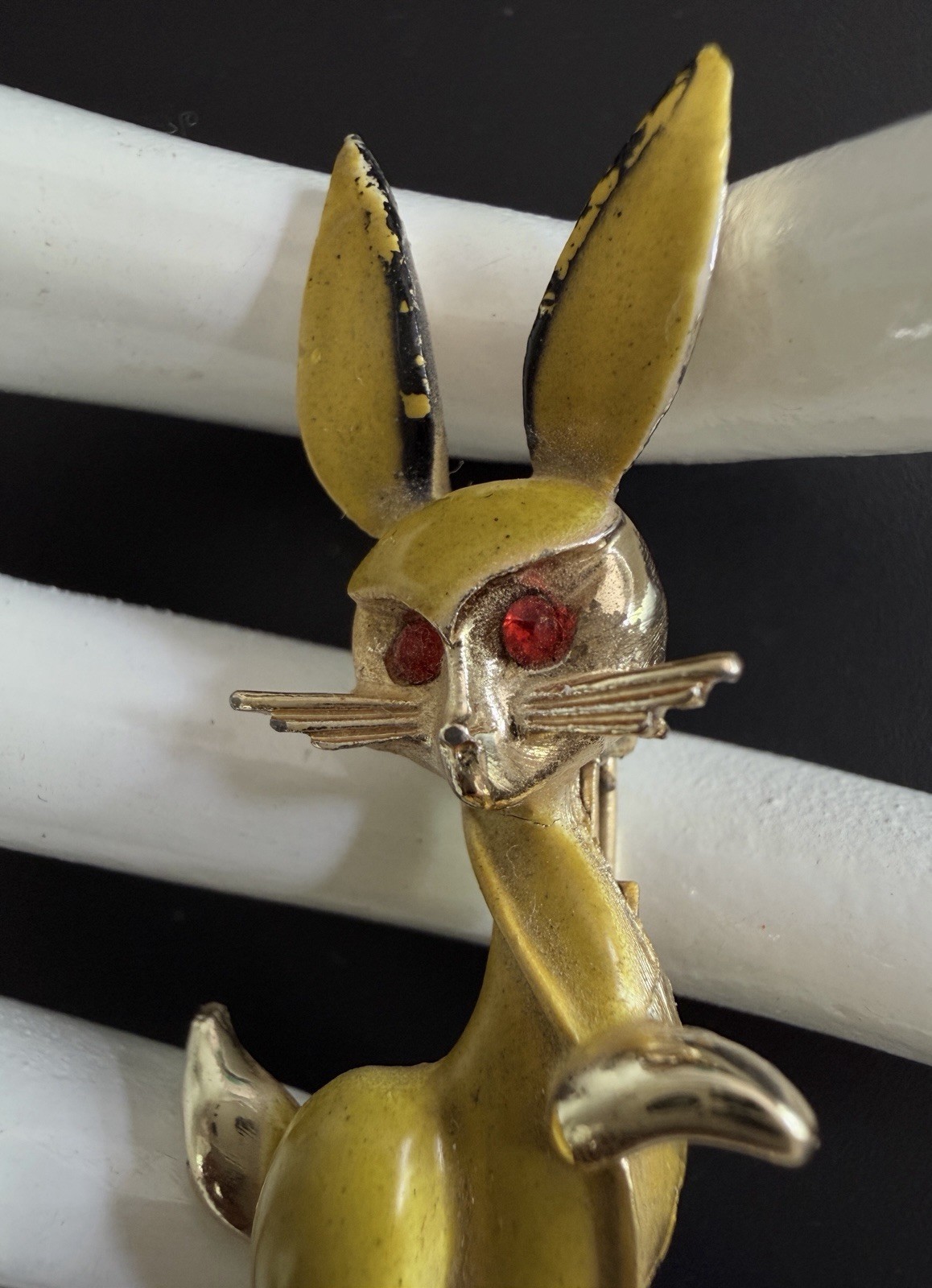 Mid Century Yellow Enamel Bunny Rabbit Brooch Red Rhinestone Eyes Whiskers Vtg