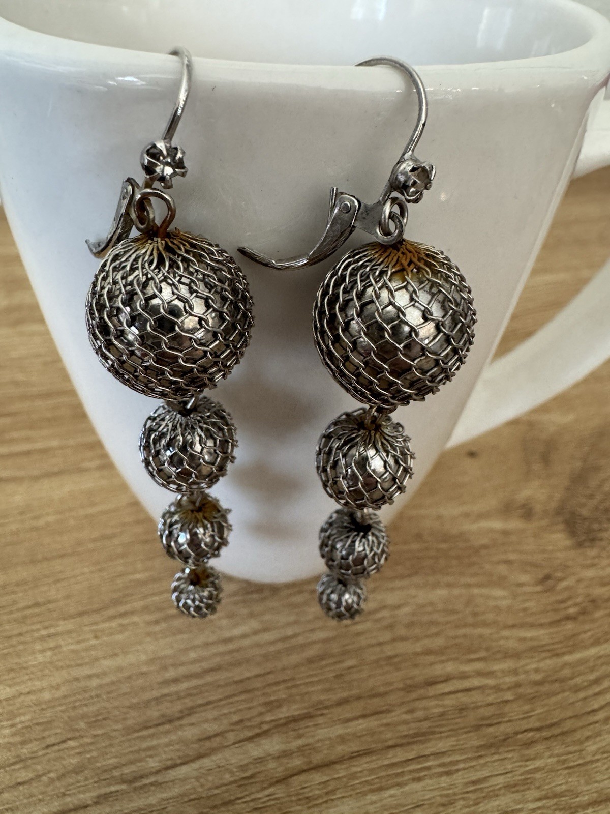 Vintage Silver Tone Metal Mesh Ball Round Dangle/Drop Hook Earrings Leverback