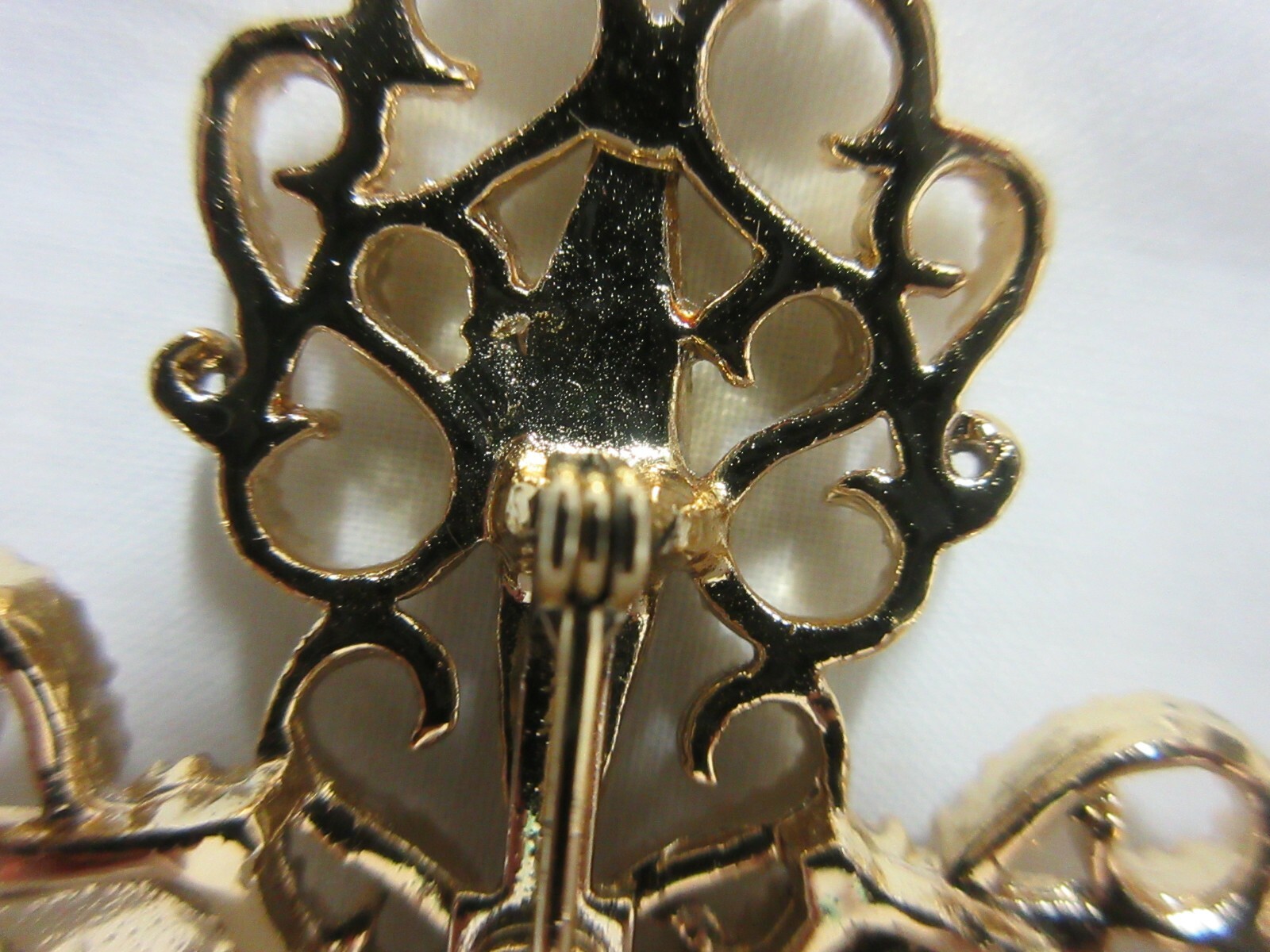 VINTAGE MCM GOLD TONE STYLIZED SPRAY BROOCH FEATURES STAMPED
