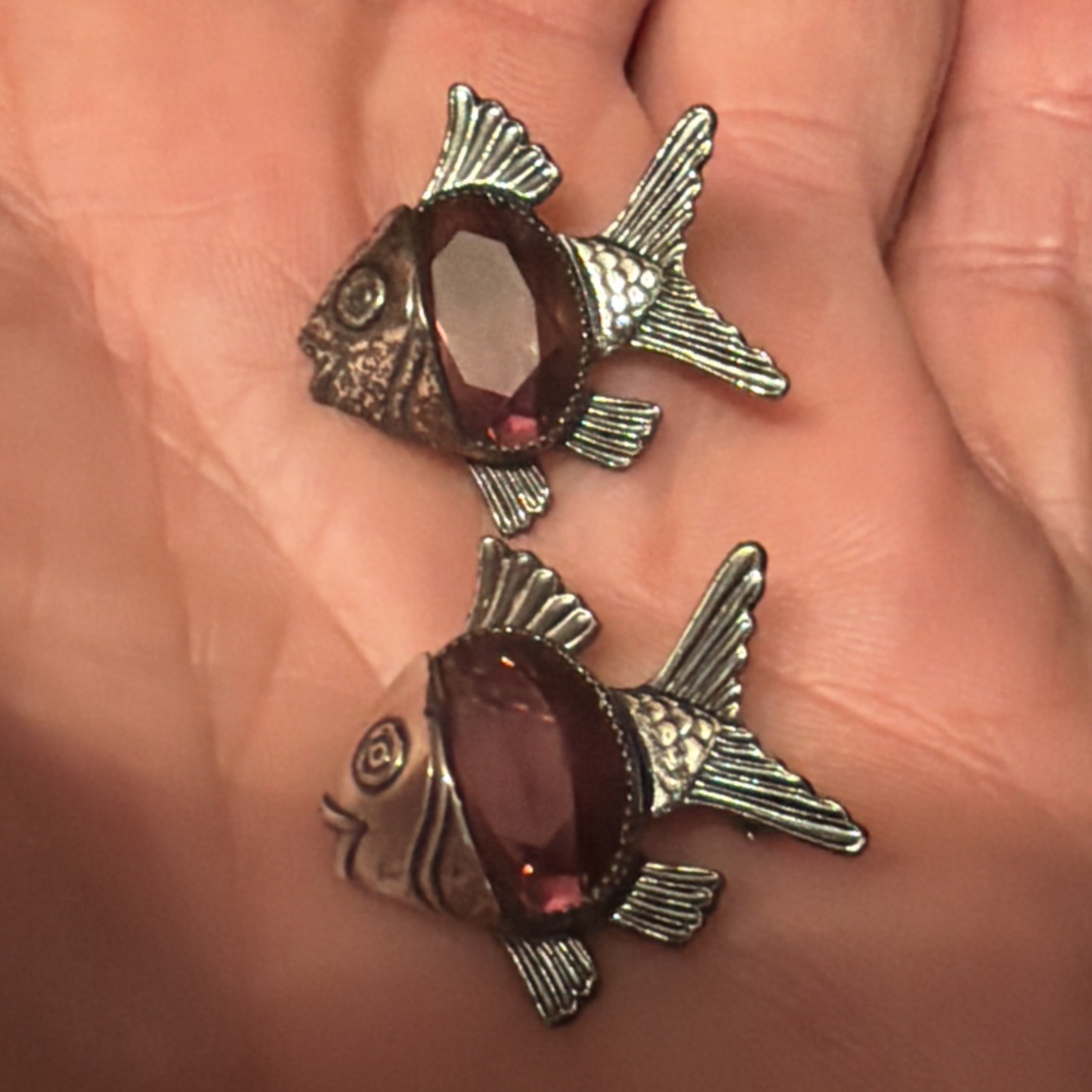 PAIR (2) Vntg DANECRAFT STERLING & Faceted Amethyst Fish Brooches 1” NICE EUC