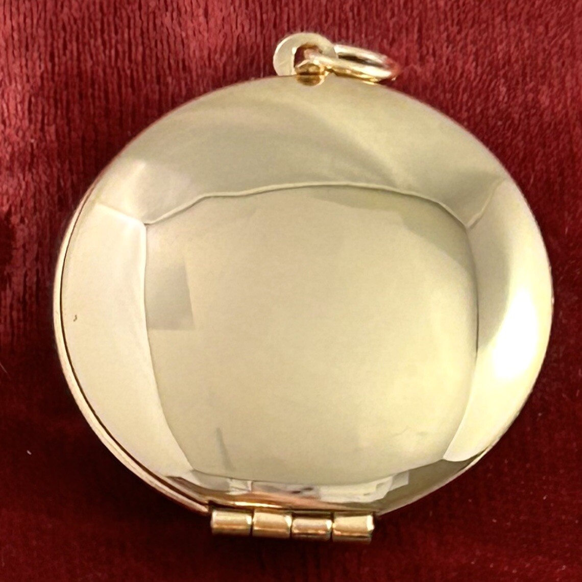Vintage Locket Pendant Gold Tone Metal Jewelry Round Locket Charm