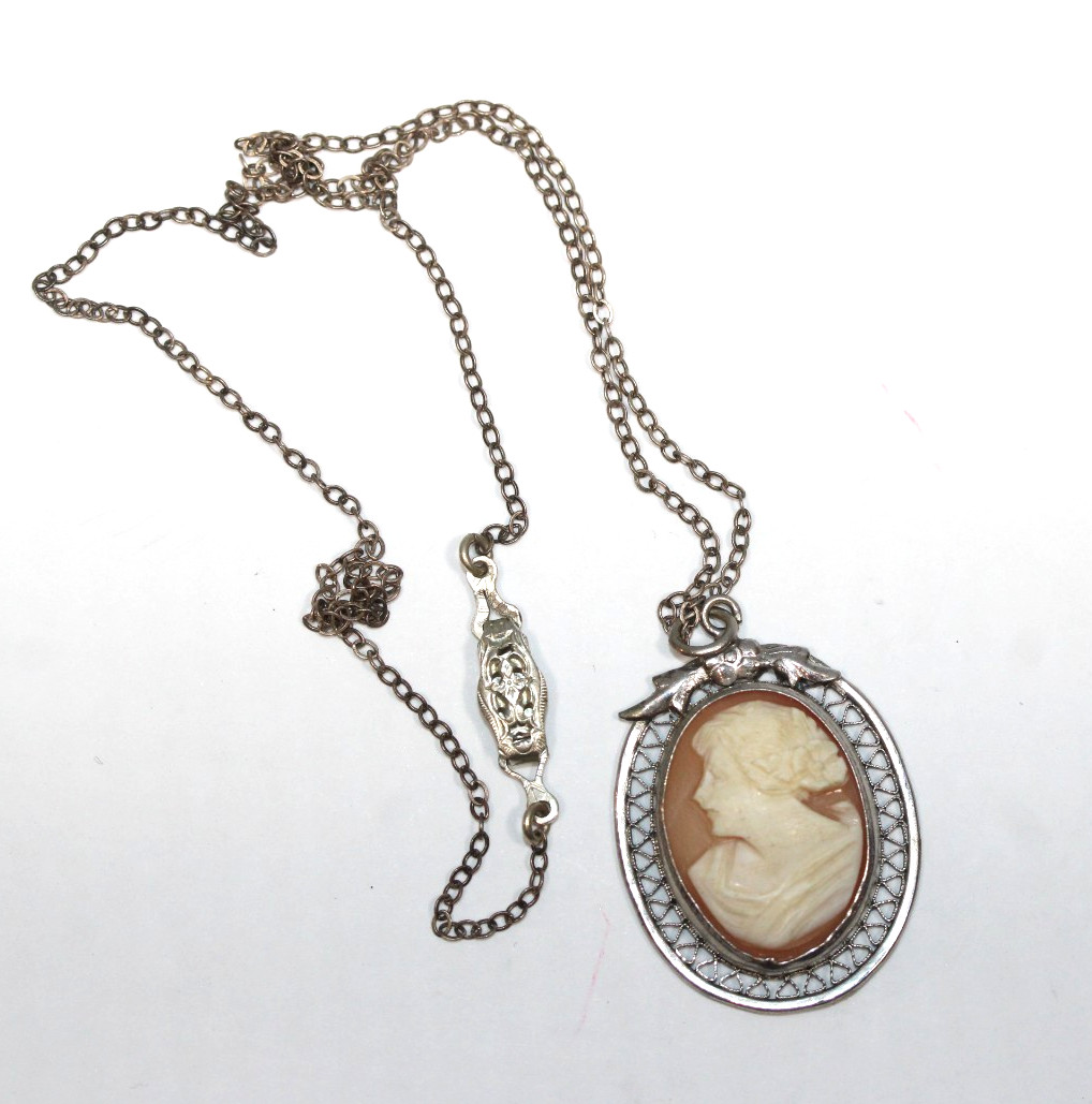 Vintage Cameo Left Facing Necklace Silver Ornate Metal Frame Beauty Theme #136