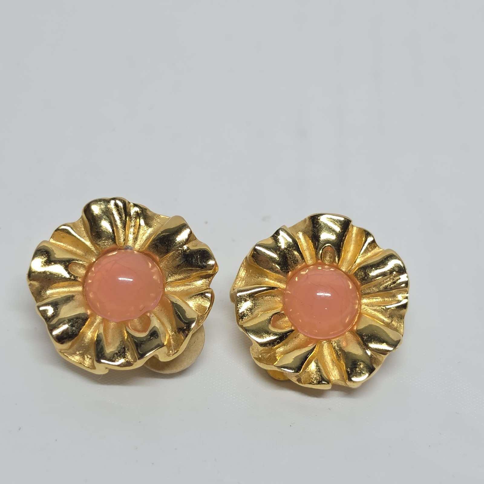 Vintage Givenchy Gold Tone Coral Lucite Flower Clip On Earrings Statement Preppy