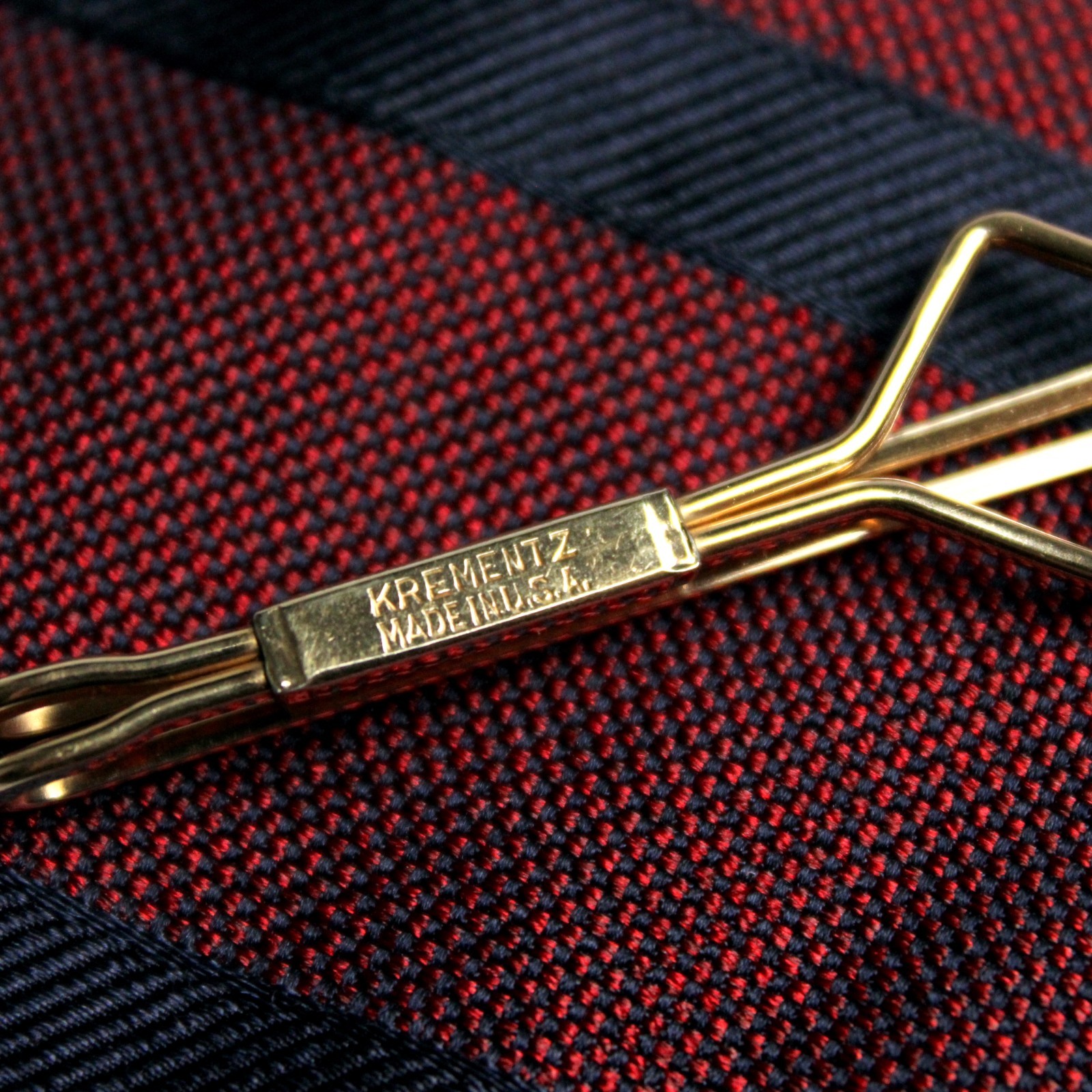 Vintage 1940s Modernist Krementz Rolled Gold Red Glass Cabochon Tie Clip Bar