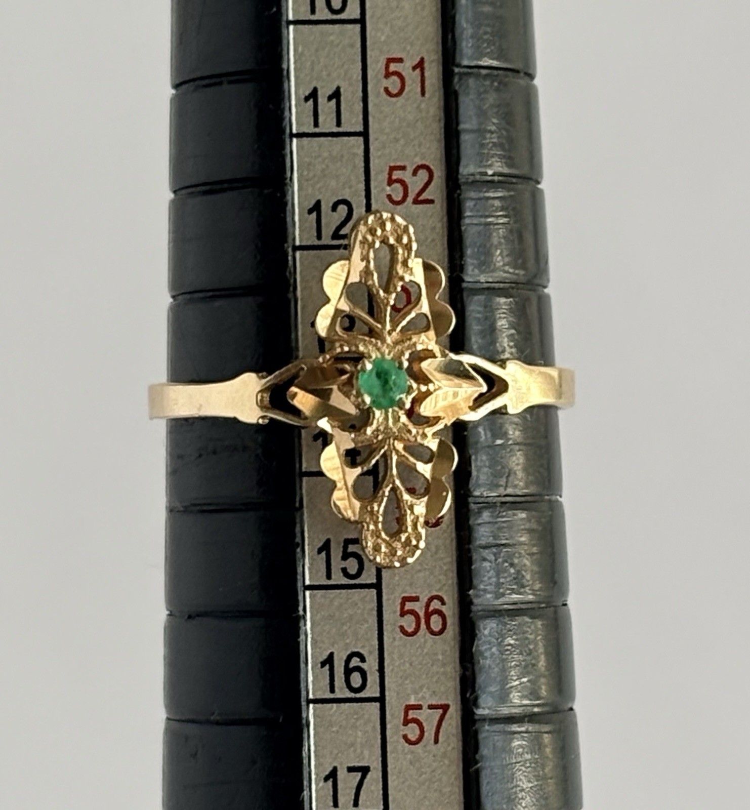 VINTAGE 10K YELLOW GOLD FILIGREE RING WITH GREEN GEMSTONE LADIES SIZE 6.75 VG