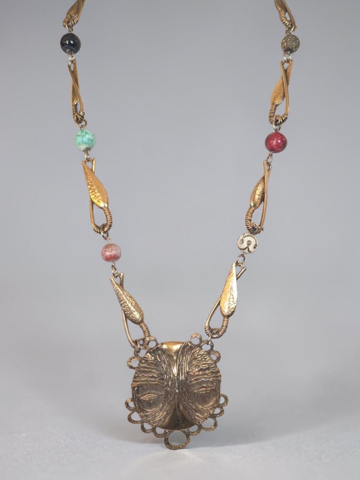VINTAGE LARRY VRBA FOR CASTLECLIFF PRIMITIVE TRIBAL FACE PENDANT NECKLACE