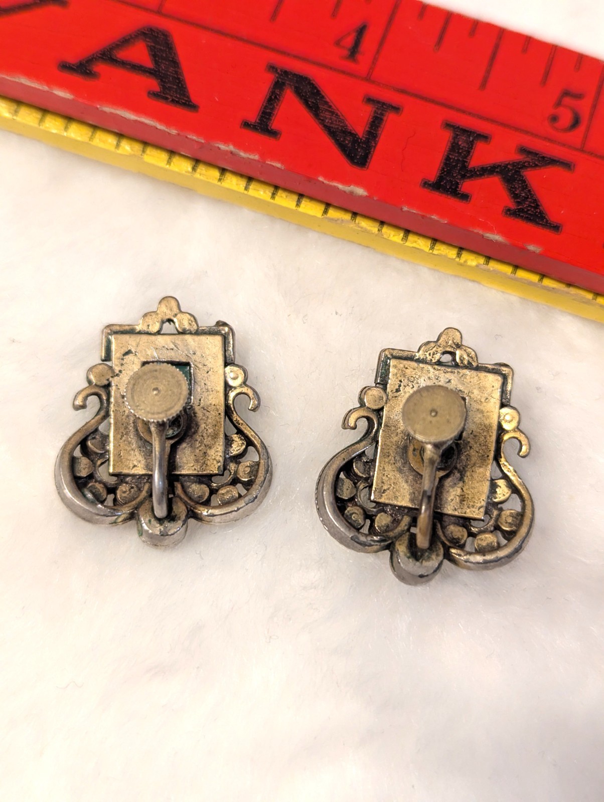 Vinatge Roman Intaglio Soldier Cameo Screwback Earrings Onyx Green