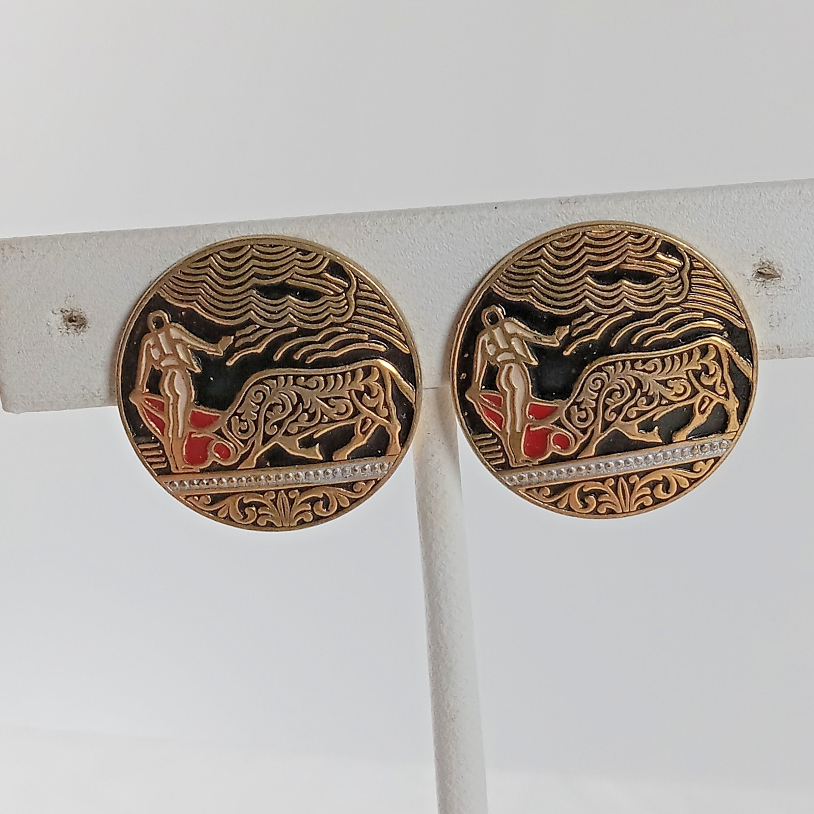 Gold tone screw back earrings with bullfighter unsigned cloisonne style 7/8″ dia