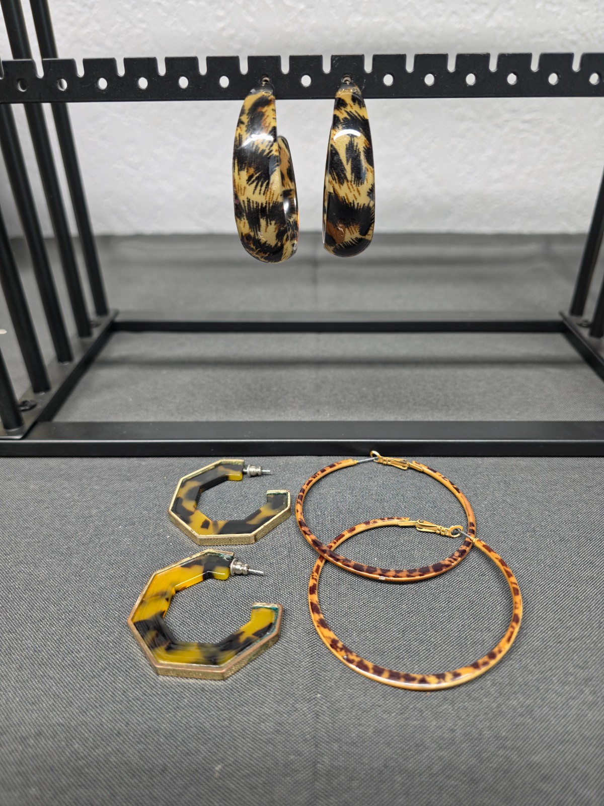 Lot of 3 Vintage Tortoiseshell Leopard Print Hoop Earrings Acetate Acrylic Gold