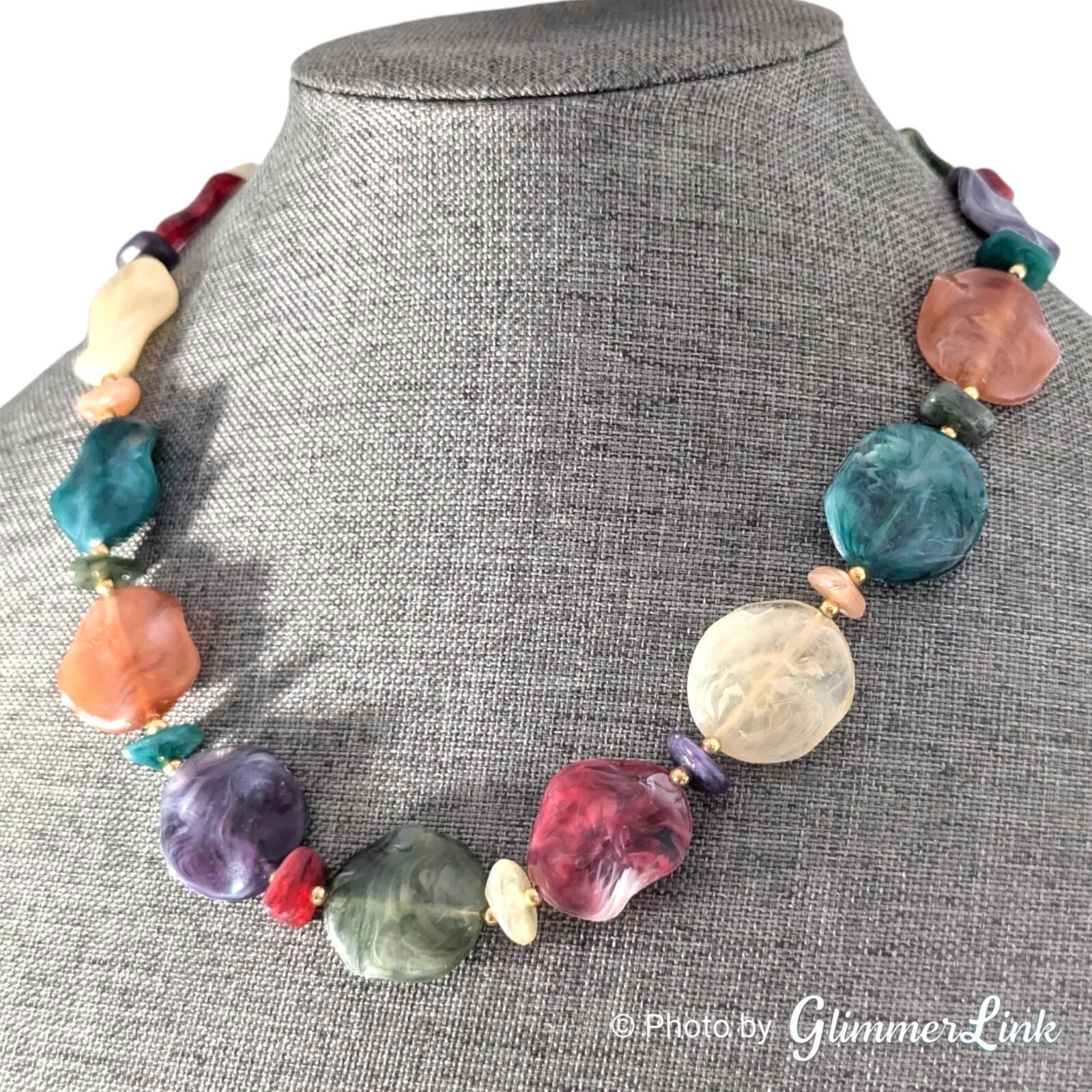 Vintage Multi Color Marbled Plastic Lucite Wavy Disc Chips Beaded Necklace