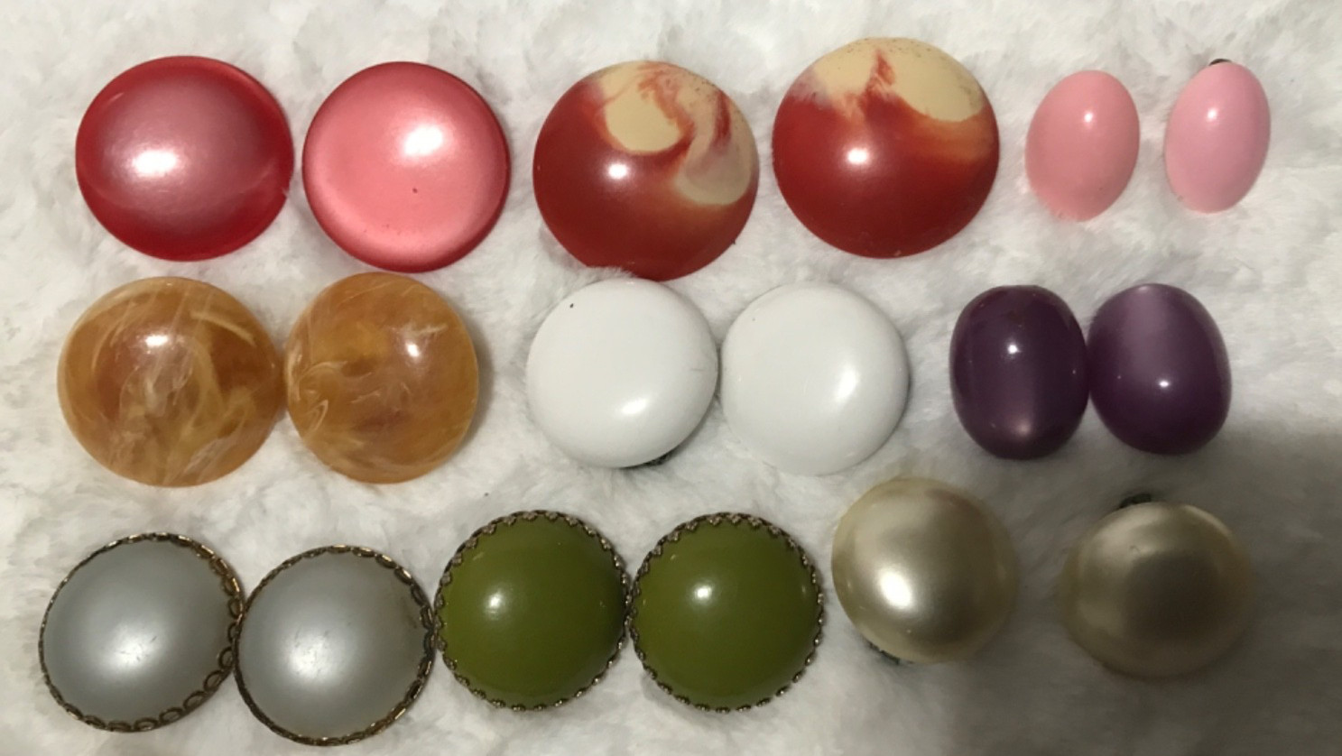 Vintage Lot Of 15 Chunky Earrings Earrings 12 Clip On , 3 Screw On Moon Glow etc