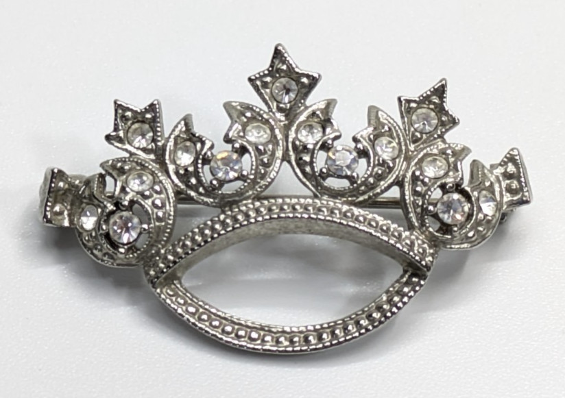 VTG Small 1 5/8″ x 1″ Textured Silver Tone Crown Rhinestone Brooch Pin