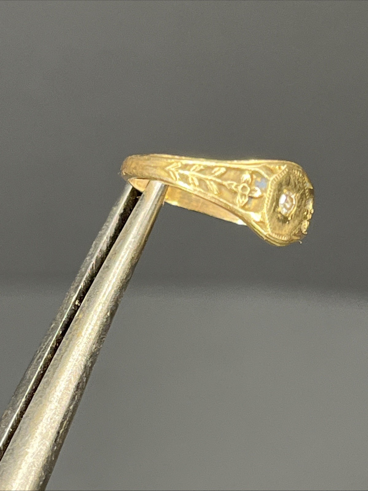 Vintage 10K Yellow Gold Petite Signet Ring Diamond Center 1.19 Grams Size 2